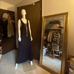 Black light-weight knit maxi-dress size medium